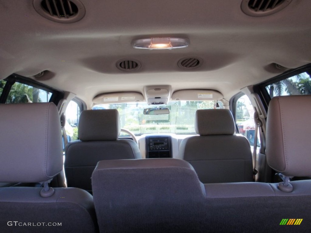 2007 Explorer XLT - Silver Birch Metallic / Camel photo #9