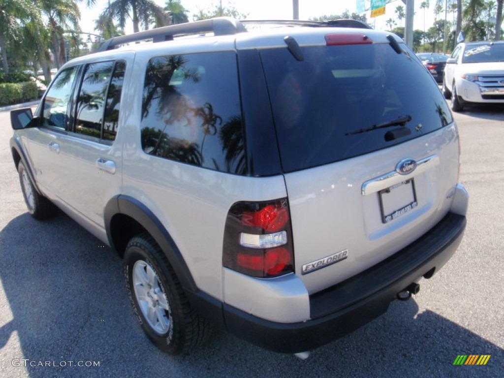 2007 Explorer XLT - Silver Birch Metallic / Camel photo #10