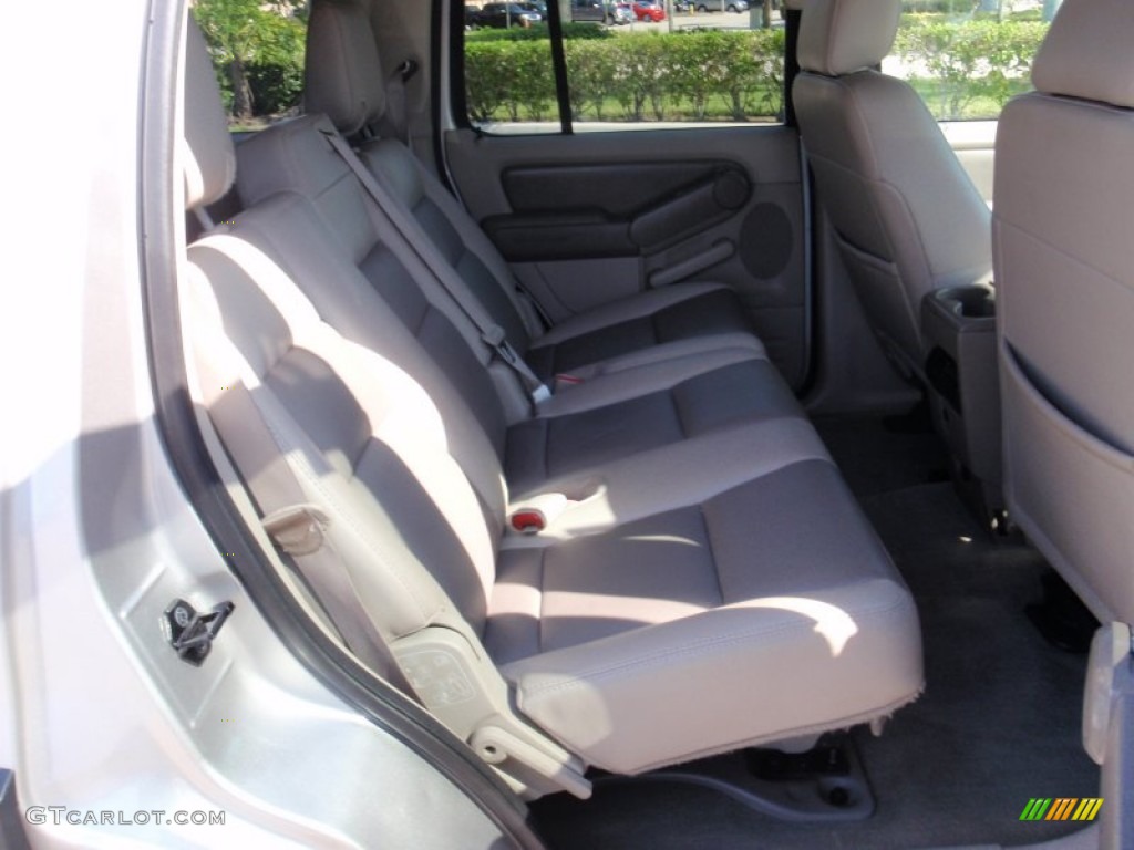 2007 Explorer XLT - Silver Birch Metallic / Camel photo #24