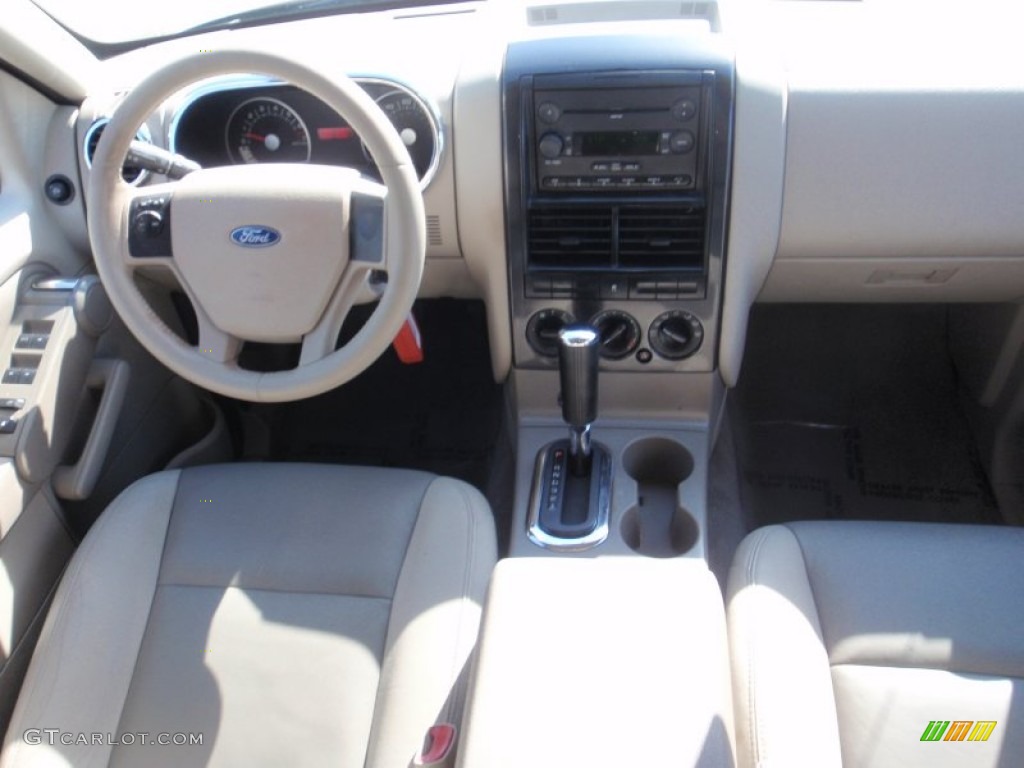 2007 Explorer XLT - Silver Birch Metallic / Camel photo #25