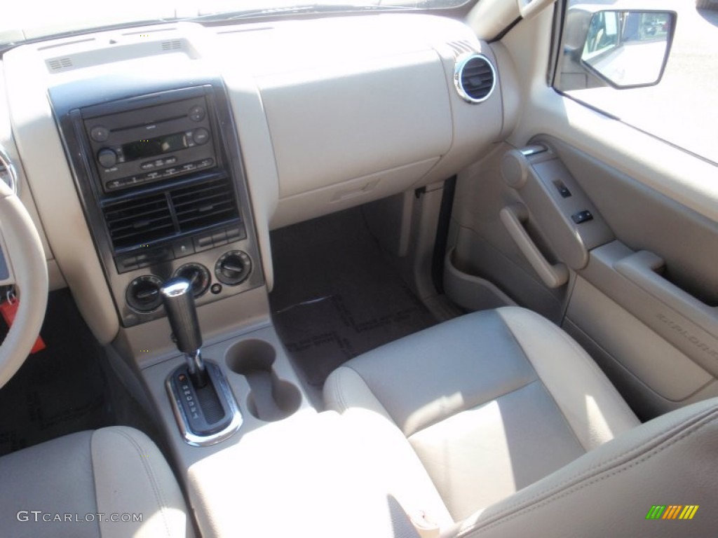 2007 Explorer XLT - Silver Birch Metallic / Camel photo #27