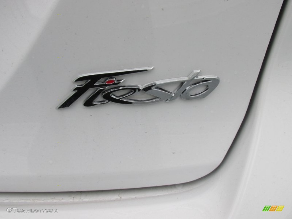 2015 Fiesta SE Sedan - Oxford White / Charcoal Black photo #15