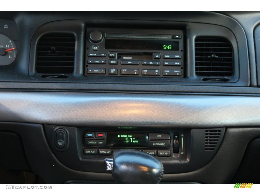 2003 Crown Victoria LX - Black / Light Flint photo #27