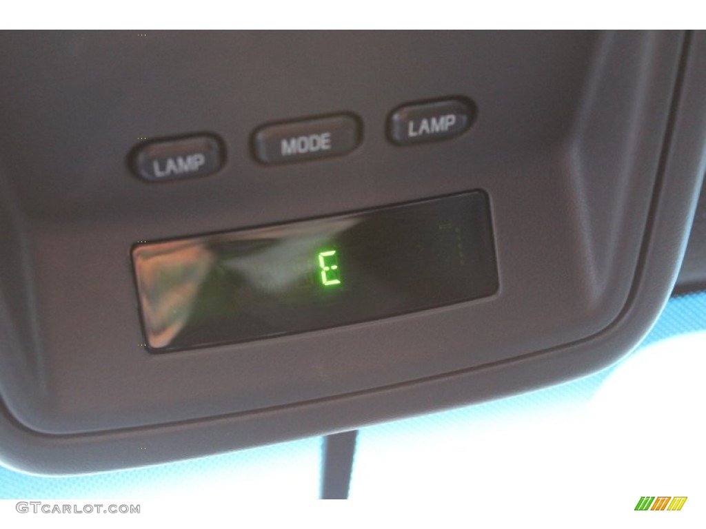 2003 Crown Victoria LX - Black / Light Flint photo #37