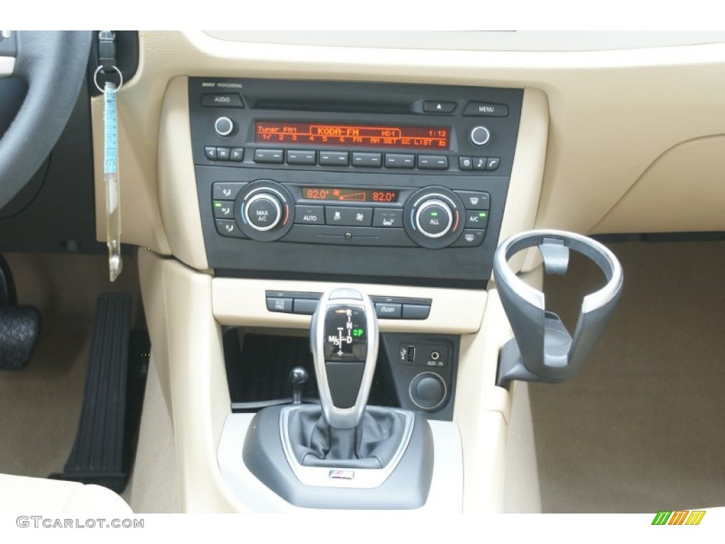 2013 BMW X1 sDrive 28i Transmission Photos