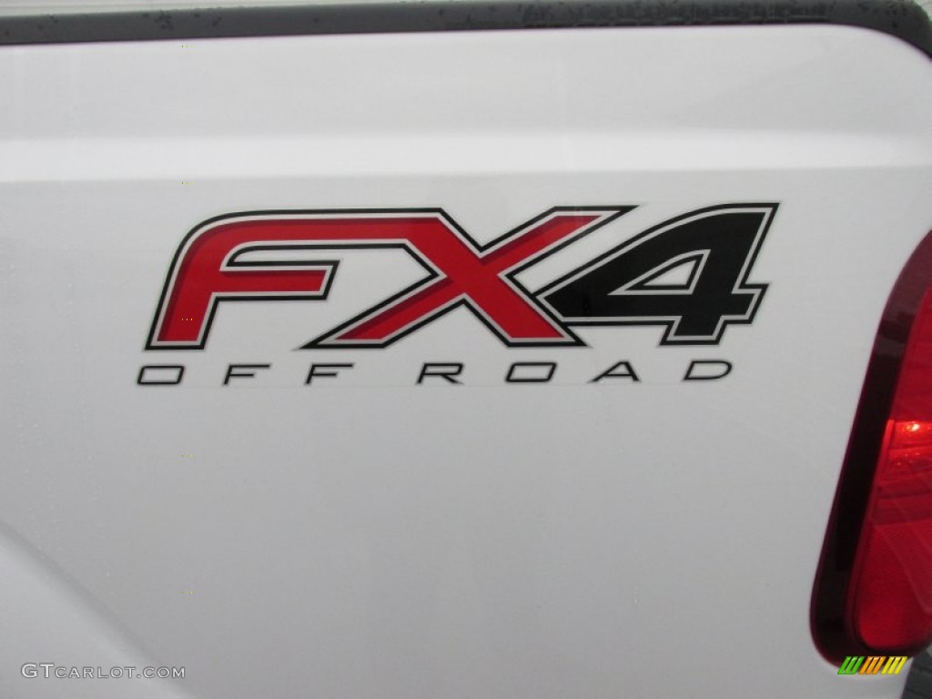 2015 F250 Super Duty XLT Crew Cab 4x4 - Oxford White / Steel photo #18