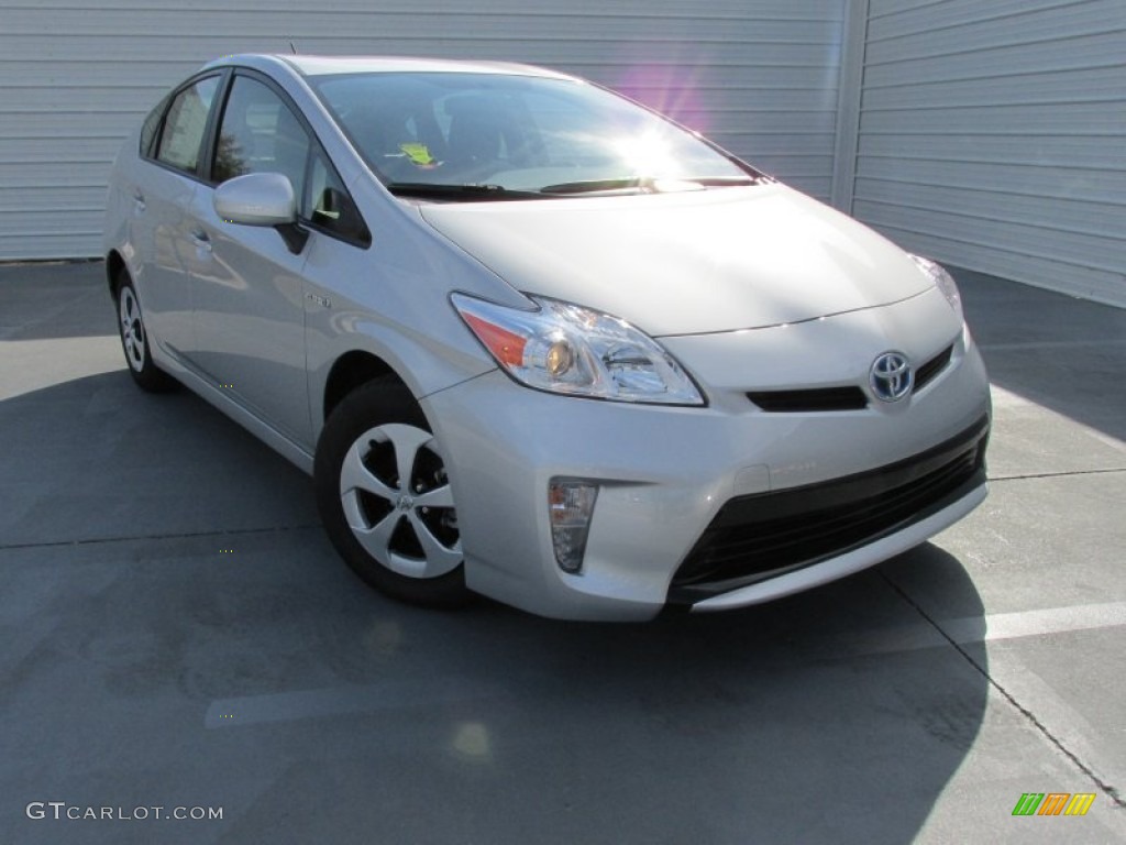 Classic Silver Metallic 2015 Toyota Prius Three Hybrid Exterior Photo #100509336