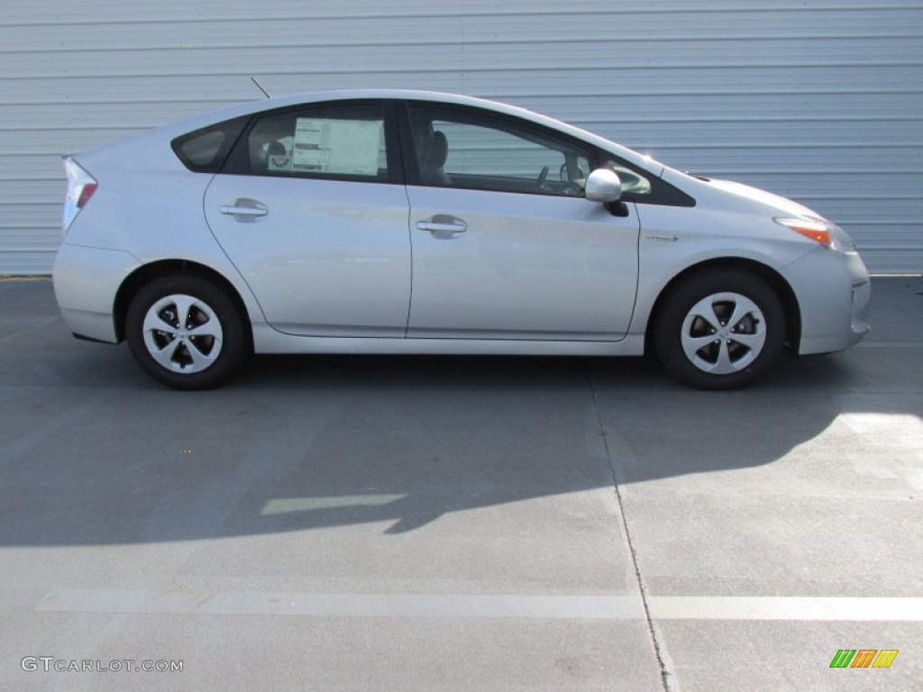Classic Silver Metallic 2015 Toyota Prius Three Hybrid Exterior Photo #100509357