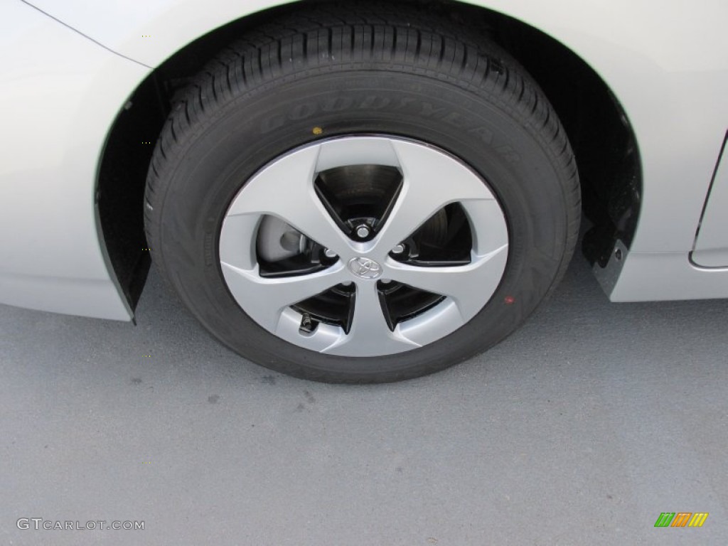2015 Toyota Prius Three Hybrid Wheel Photo #100509528
