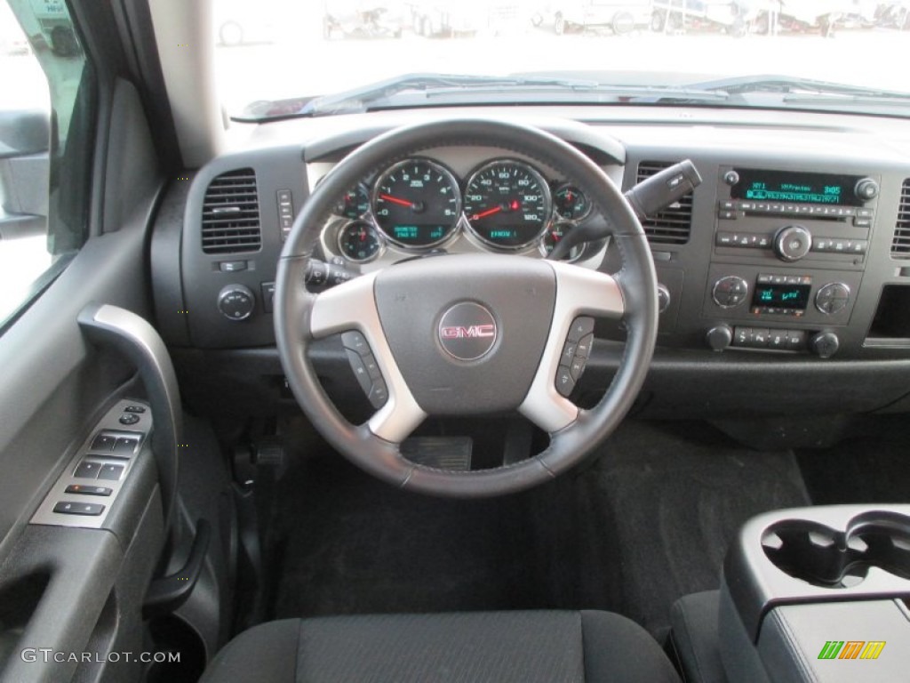 2014 GMC Sierra 3500HD SLE Crew Cab 4x4 Dashboard Photos