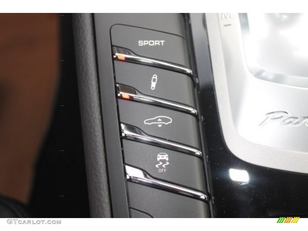 2014 Panamera 4 - Black / Black photo #25