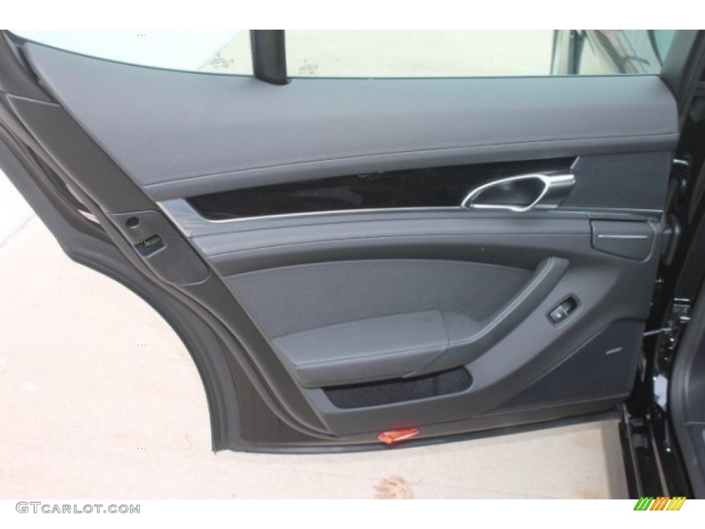 2014 Panamera 4 - Black / Black photo #30