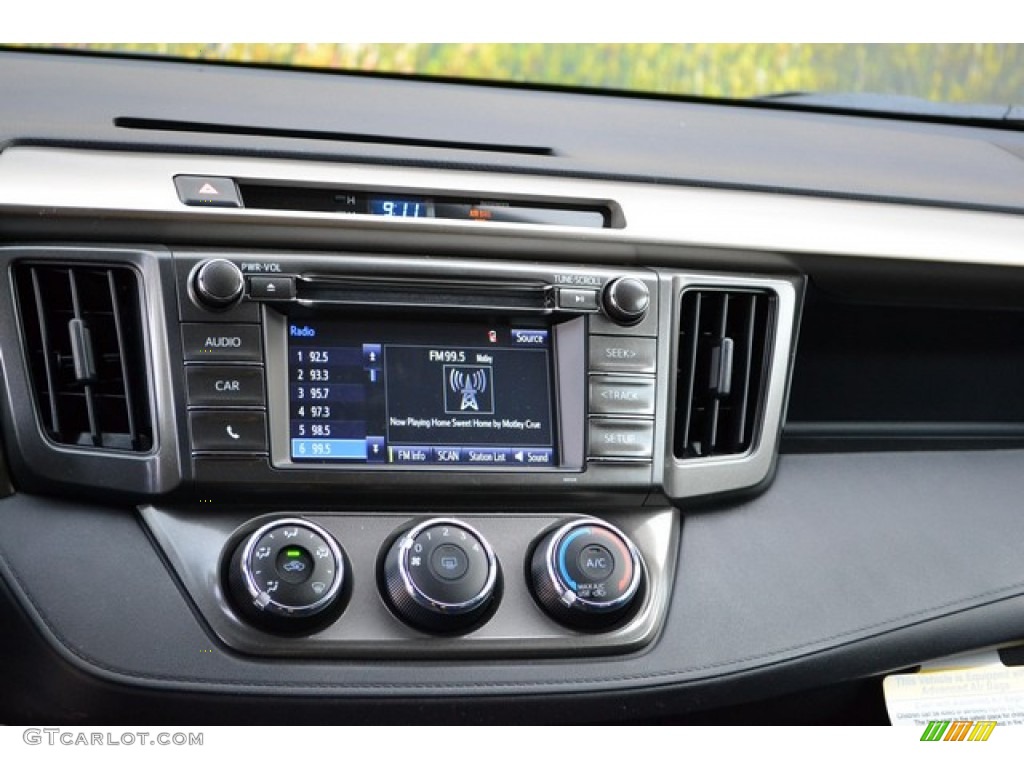 2015 Toyota RAV4 LE AWD Controls Photos
