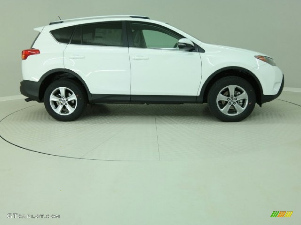 2015 RAV4 XLE - Super White / Ash photo #1