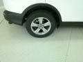 Super White - RAV4 XLE Photo No. 2