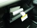 Super White - RAV4 XLE Photo No. 35