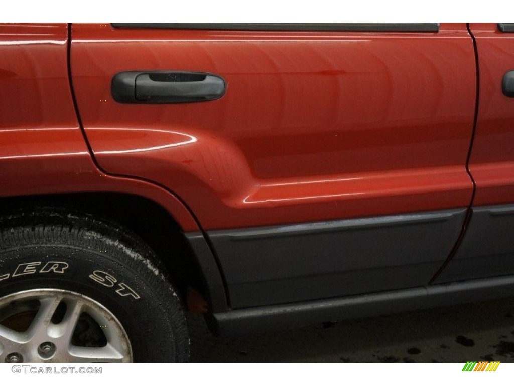 2004 Grand Cherokee Laredo 4x4 - Inferno Red Pearl / Dark Slate Gray photo #44