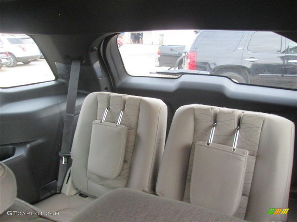 2015 Explorer FWD - Oxford White / Medium Light Stone photo #12