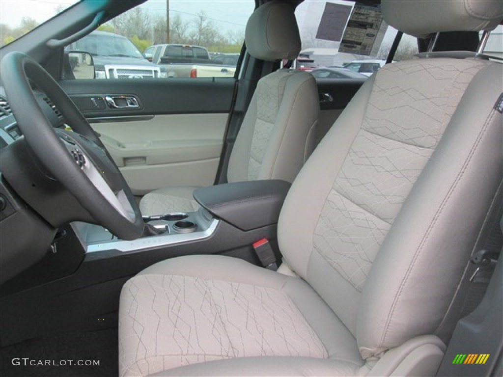 2015 Explorer FWD - Oxford White / Medium Light Stone photo #18