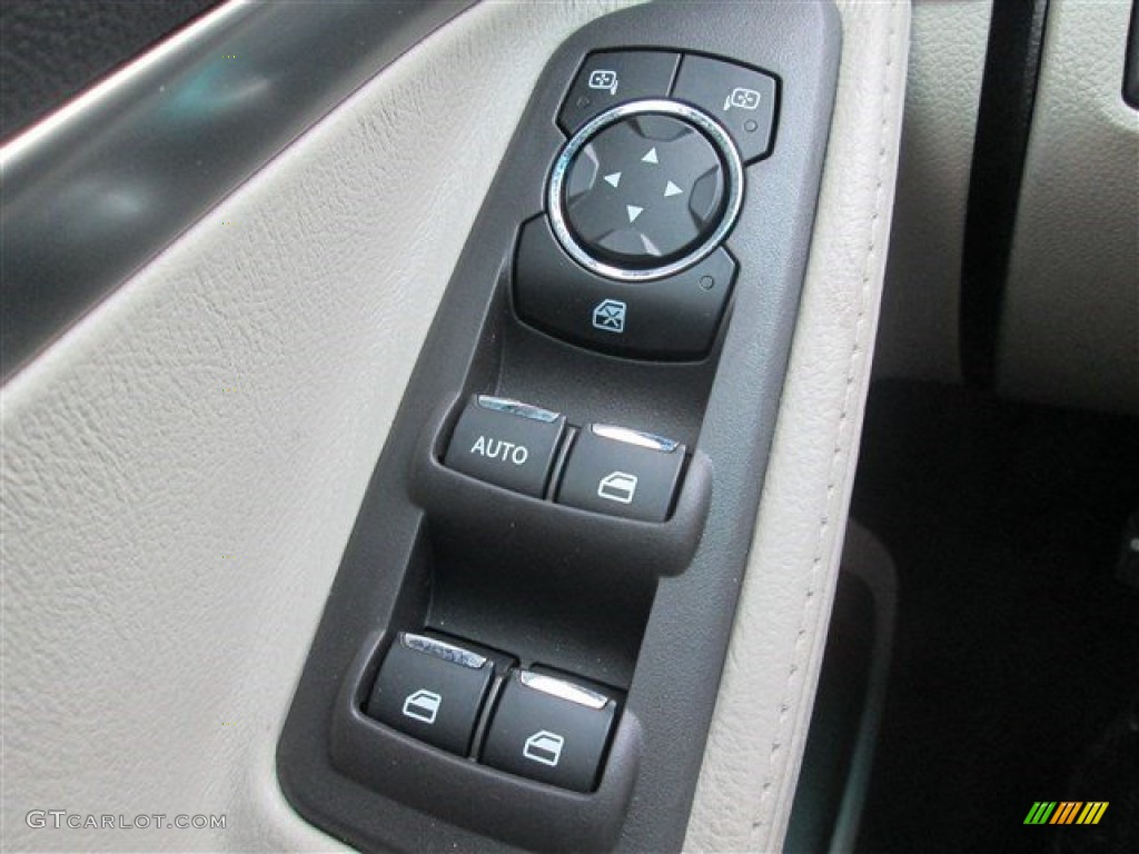 2015 Explorer FWD - Oxford White / Medium Light Stone photo #22