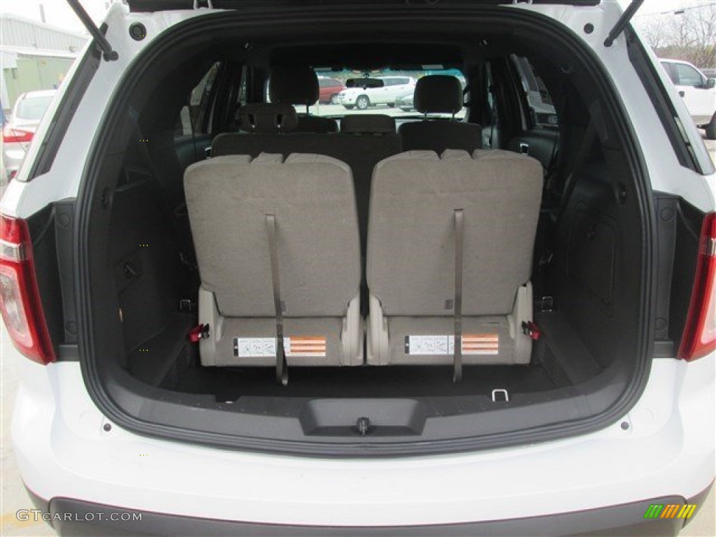 2015 Explorer FWD - Oxford White / Medium Light Stone photo #38