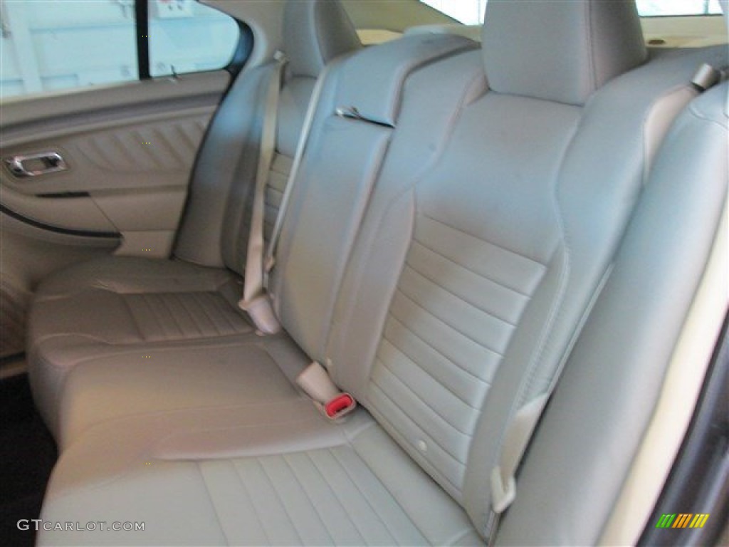 2015 Taurus SE - Caribou Metallic / Dune photo #8