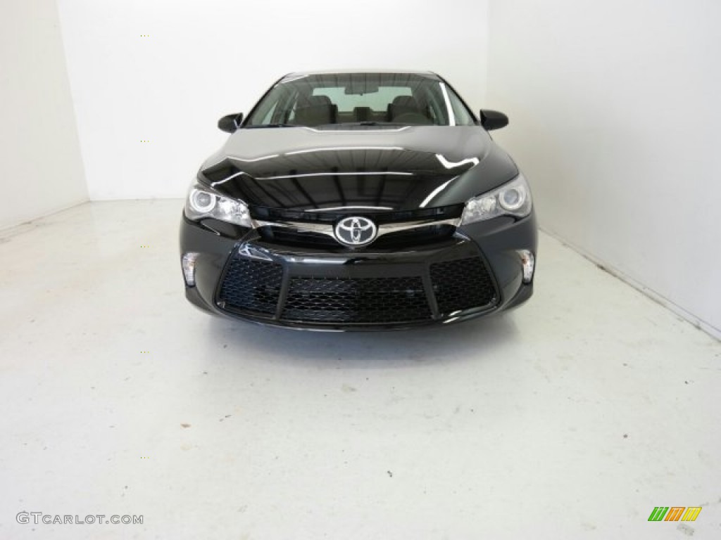 2015 Camry SE - Attitude Black Metallic / Black photo #5