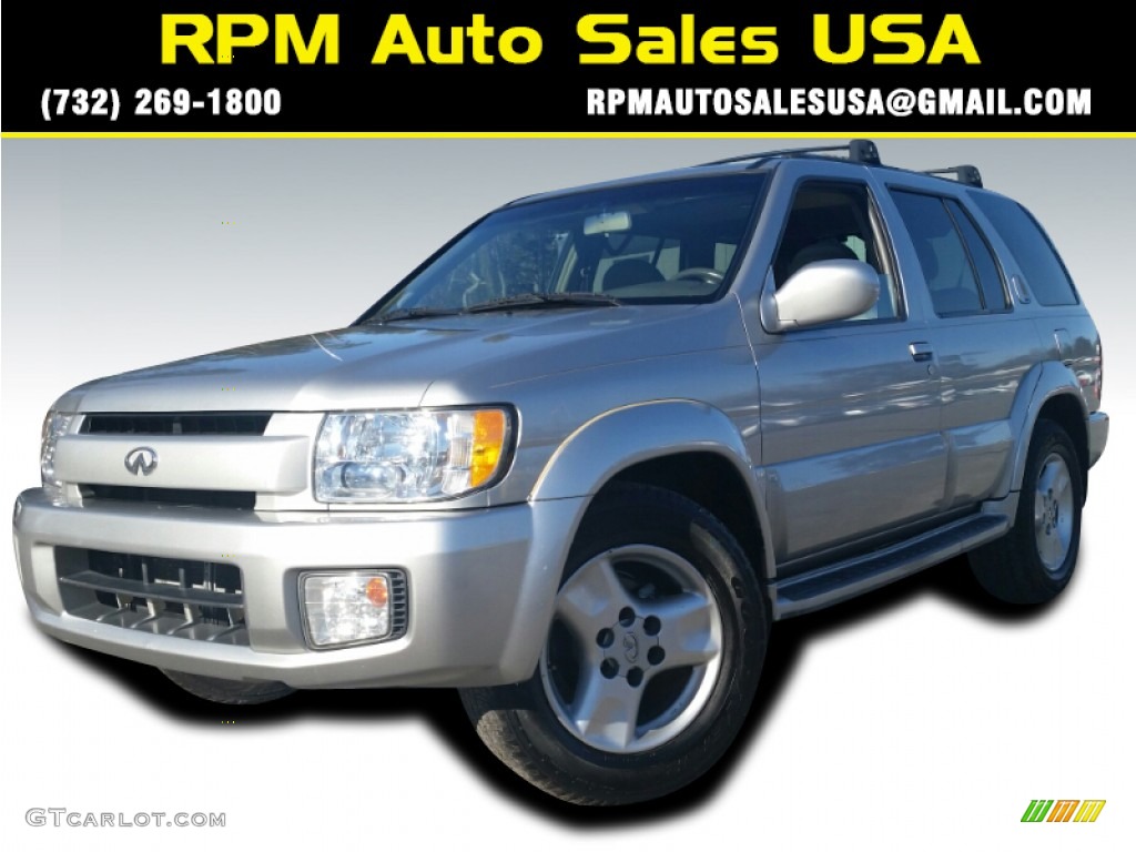 2002 QX4 4x4 - Brilliant Silver Metallic / Graphite photo #1