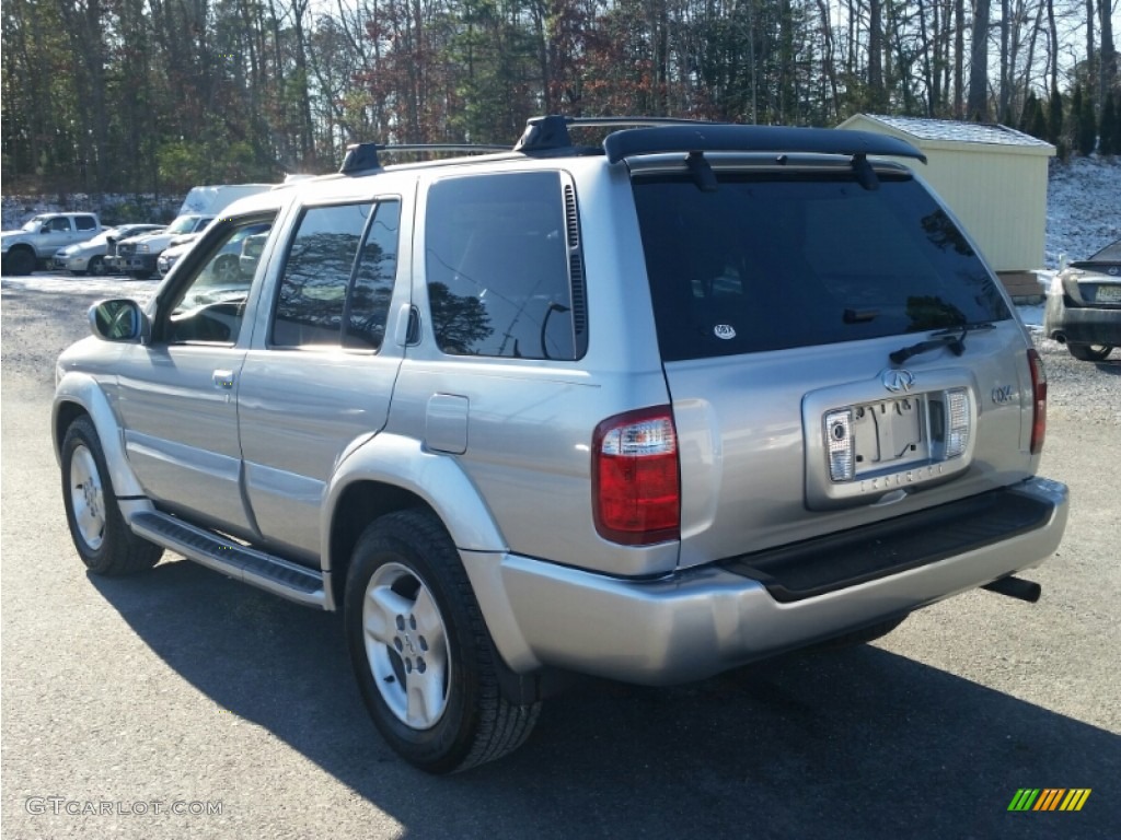 2002 QX4 4x4 - Brilliant Silver Metallic / Graphite photo #17
