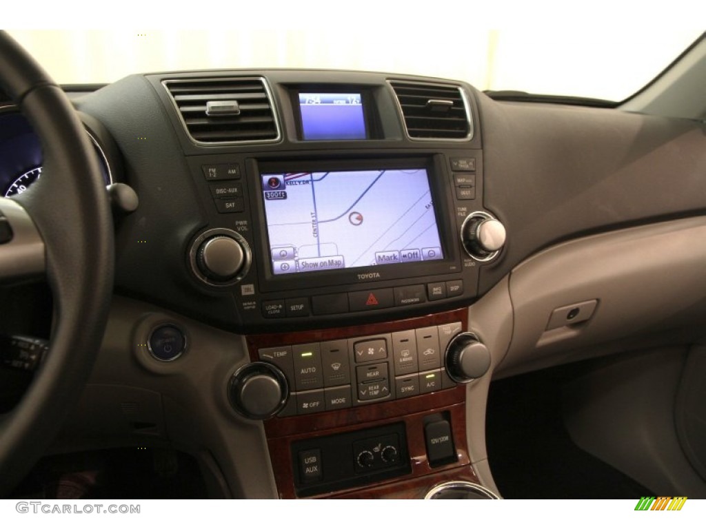 2012 Toyota Highlander Hybrid 4WD Controls Photo #100543946
