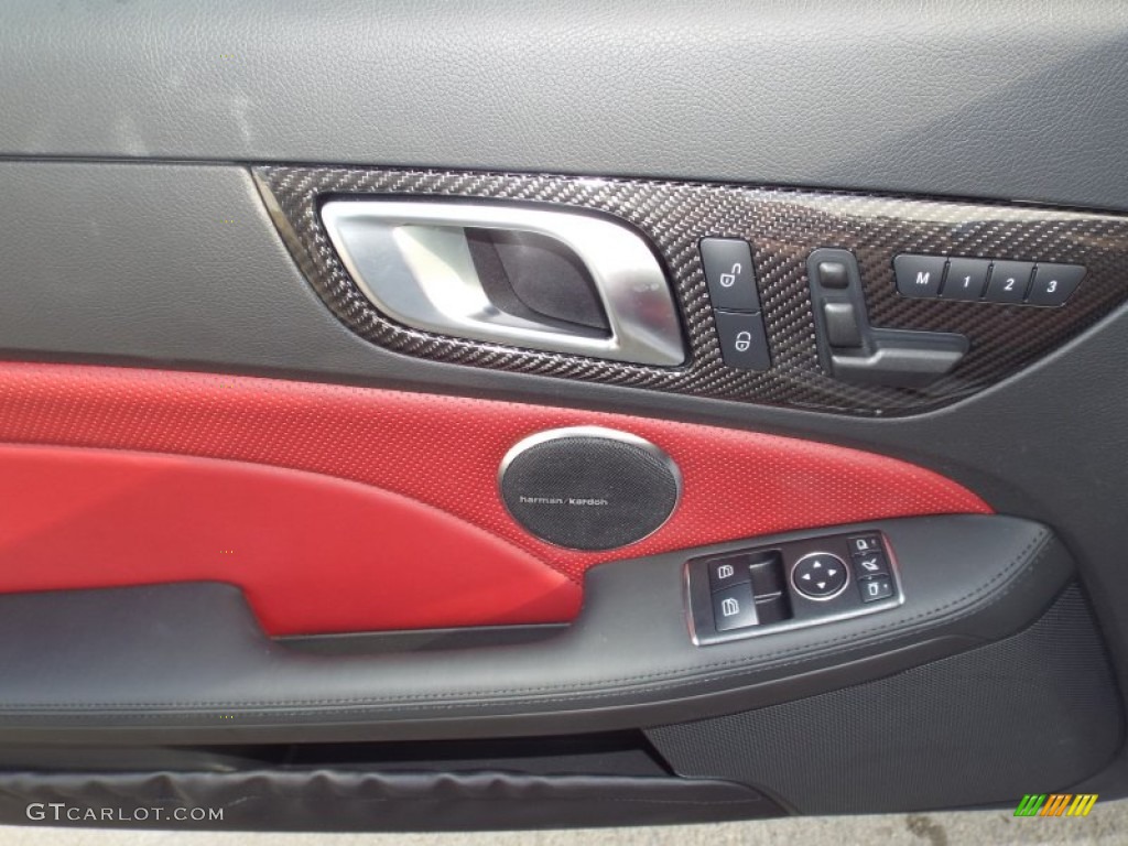 2015 Mercedes-Benz SLK 55 AMG Roadster Bengal Red/Black Door Panel Photo #100547225