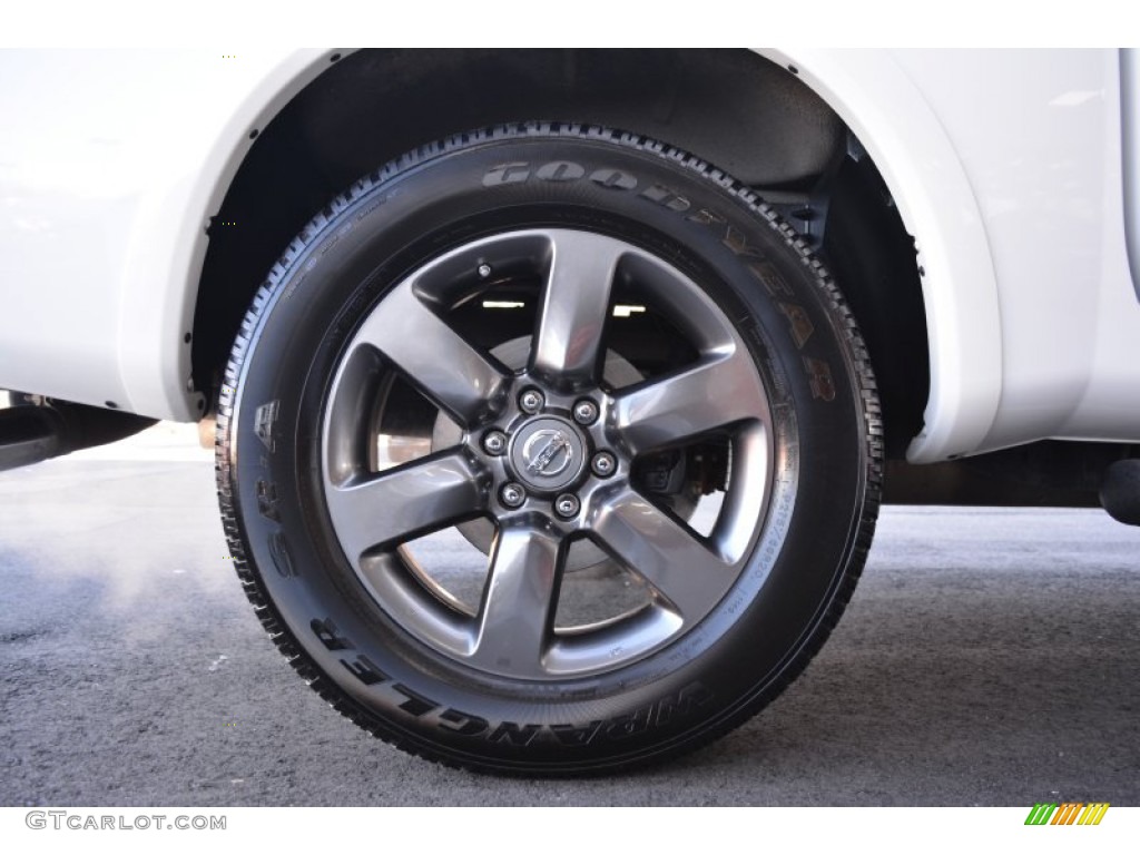 2012 Titan SV Crew Cab - Blizzard White / Almond photo #16