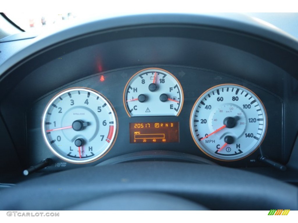 2012 Titan SV Crew Cab - Blizzard White / Almond photo #25