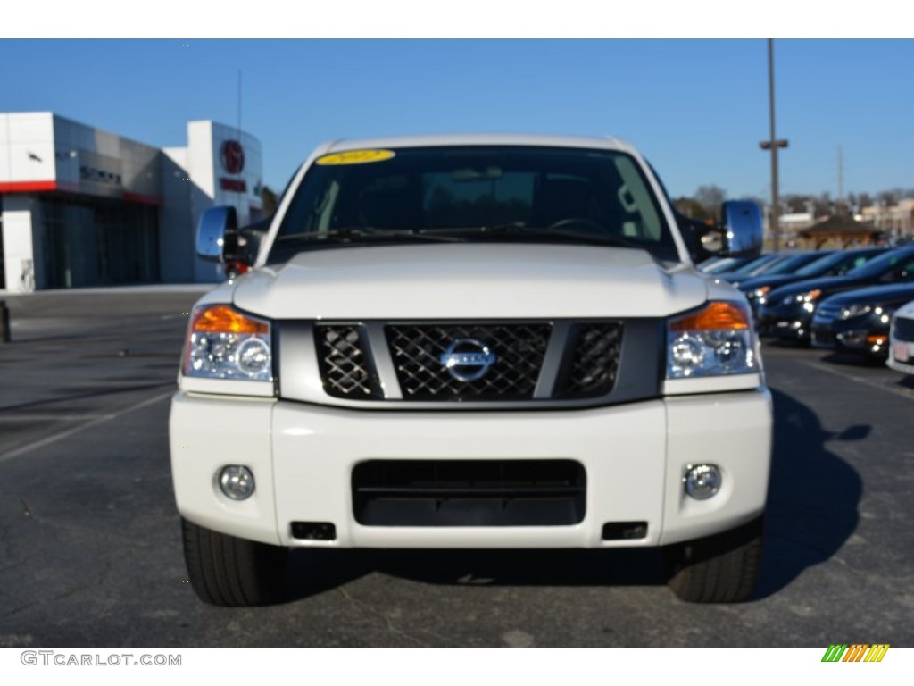 2012 Titan SV Crew Cab - Blizzard White / Almond photo #29