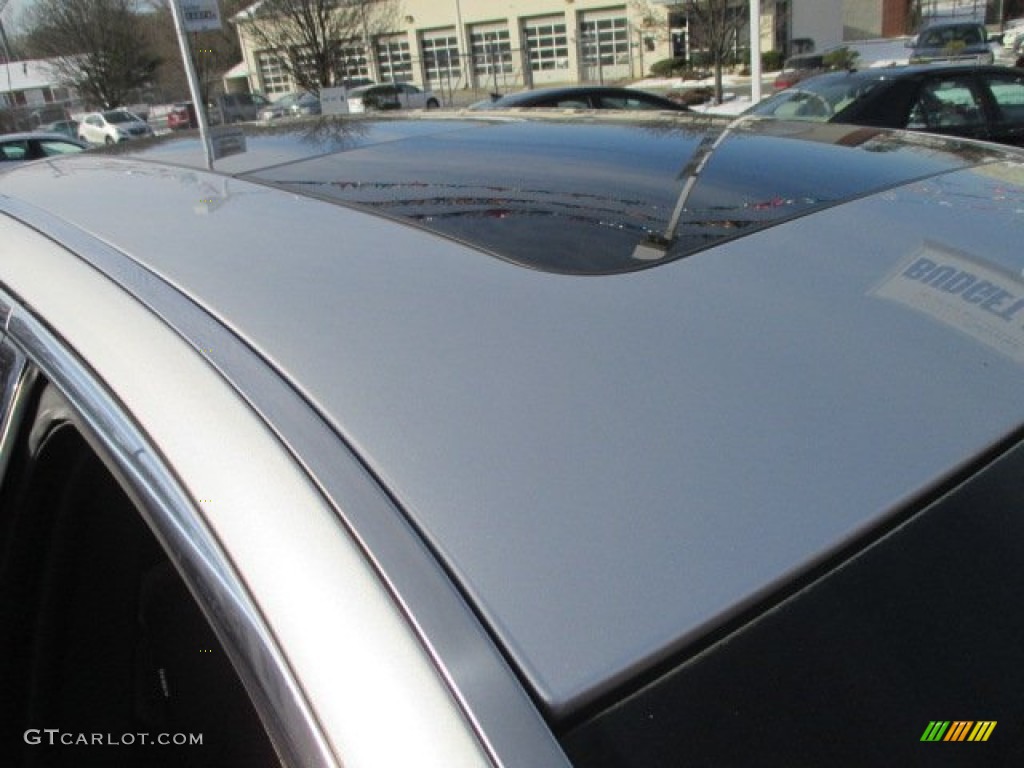 2010 MKS AWD - Ingot Silver Metallic / Charcoal Black/Fine Line Ebony photo #32