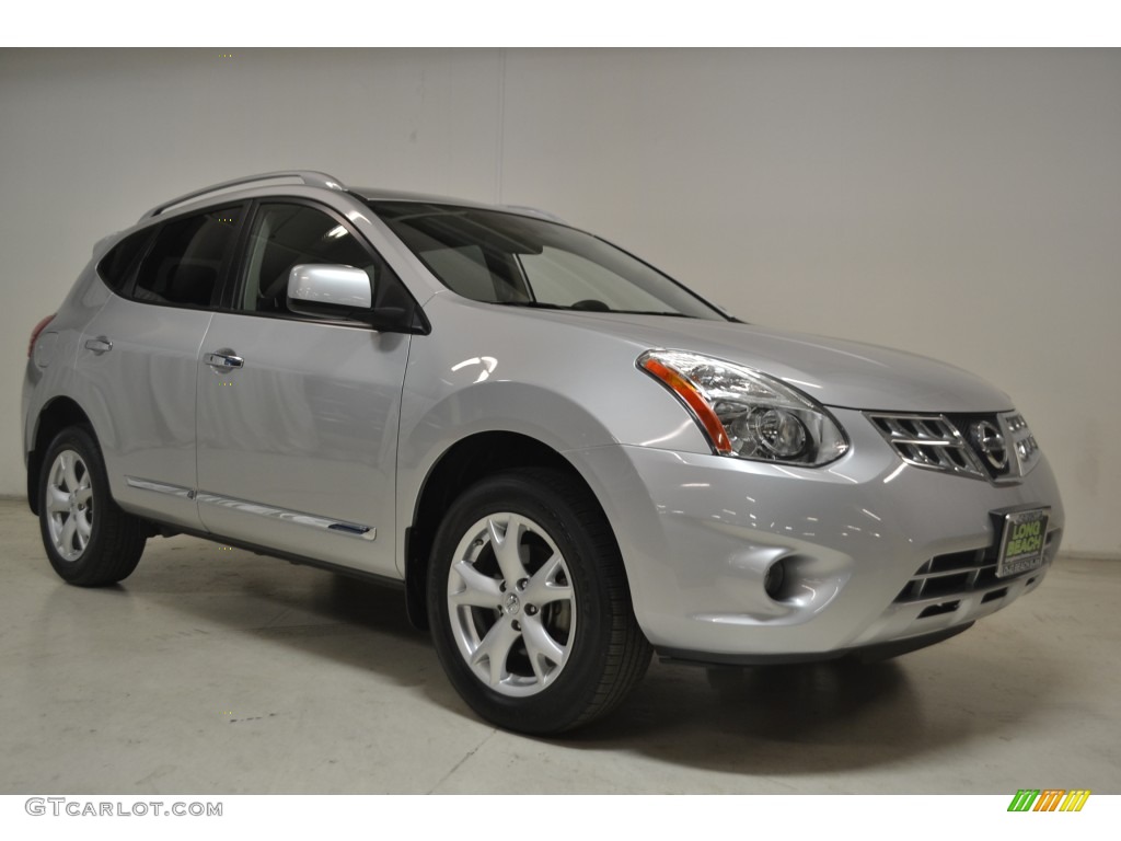 2011 Rogue SV - Silver Ice Metallic / Black photo #2