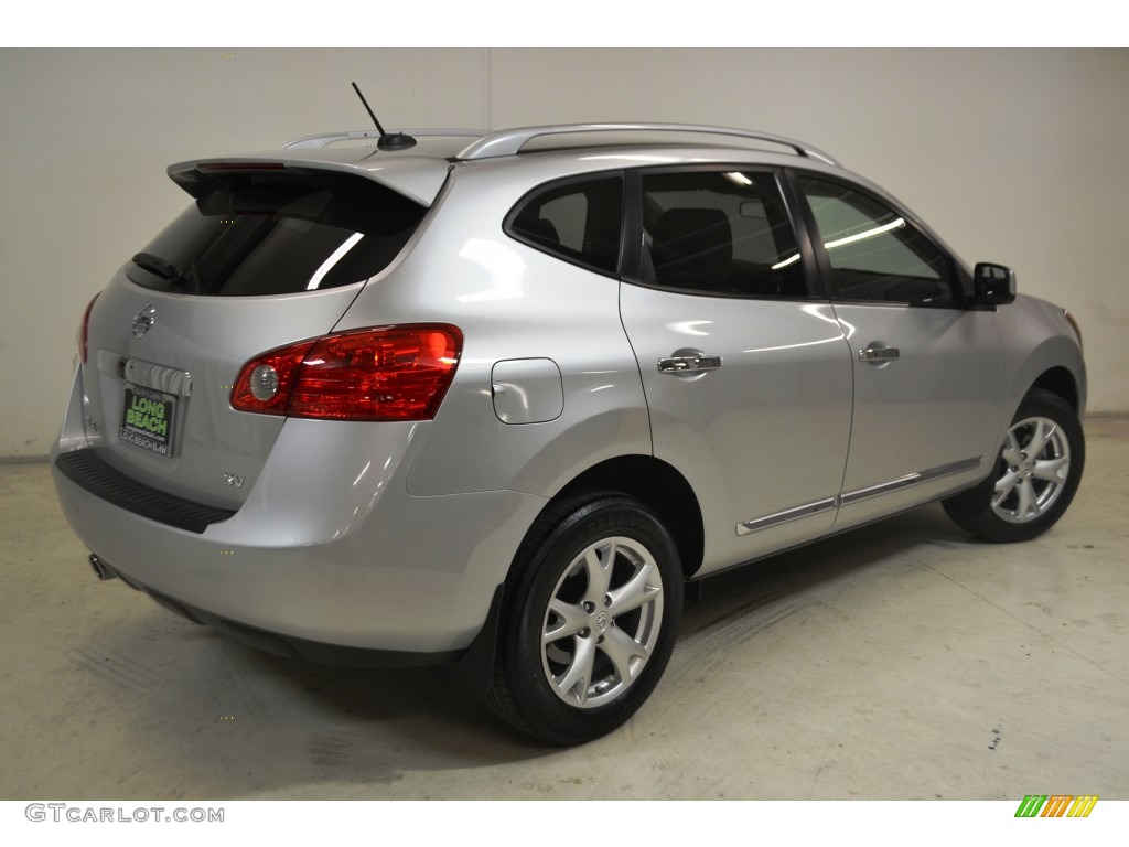 2011 Rogue SV - Silver Ice Metallic / Black photo #5