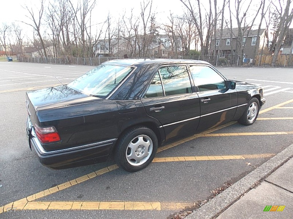 1995 E 420 Sedan - Black Pearl Metallic / Parchment photo #5