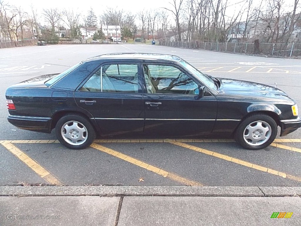 1995 E 420 Sedan - Black Pearl Metallic / Parchment photo #6
