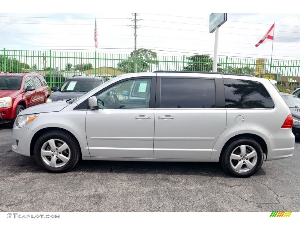 Mercury Silver Metallic 2011 Volkswagen Routan SEL Exterior Photo #100574084