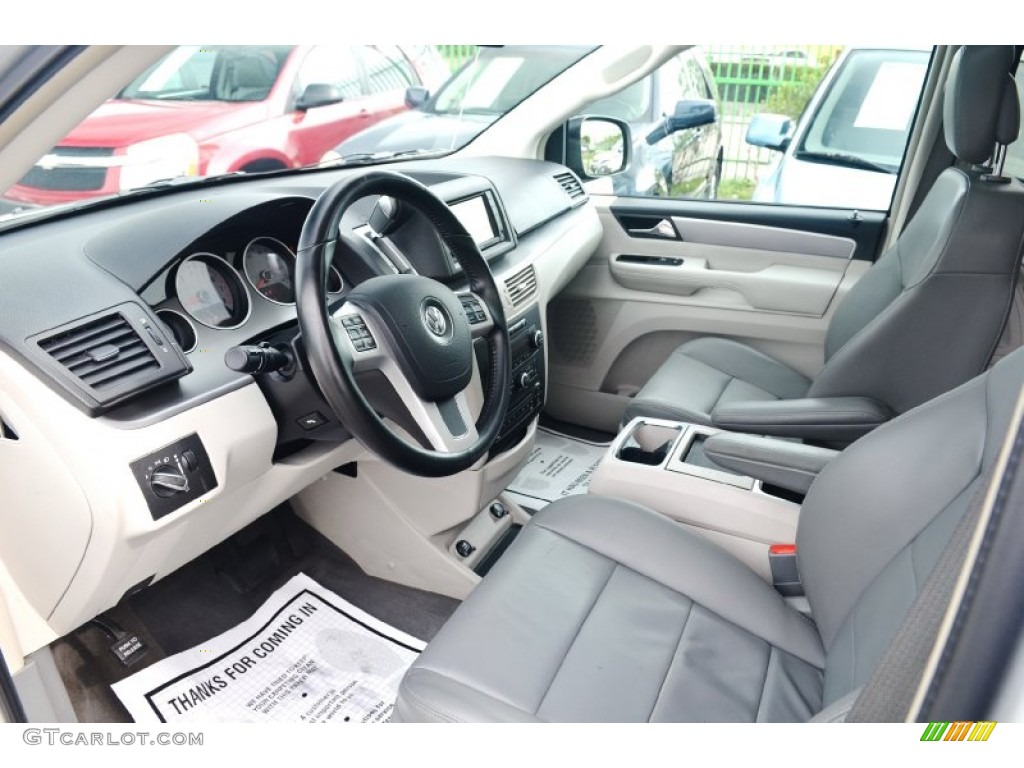 Aero Gray Interior 2011 Volkswagen Routan SEL Photo #100574213