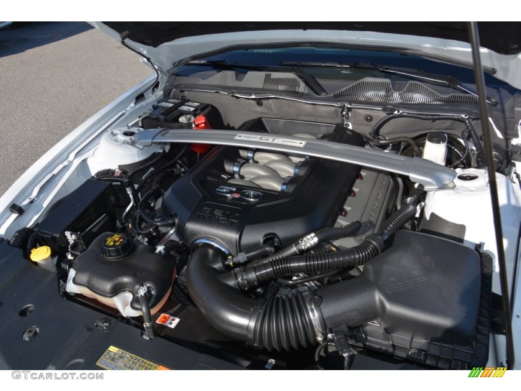 2014 Ford Mustang GT Convertible Engine Photos