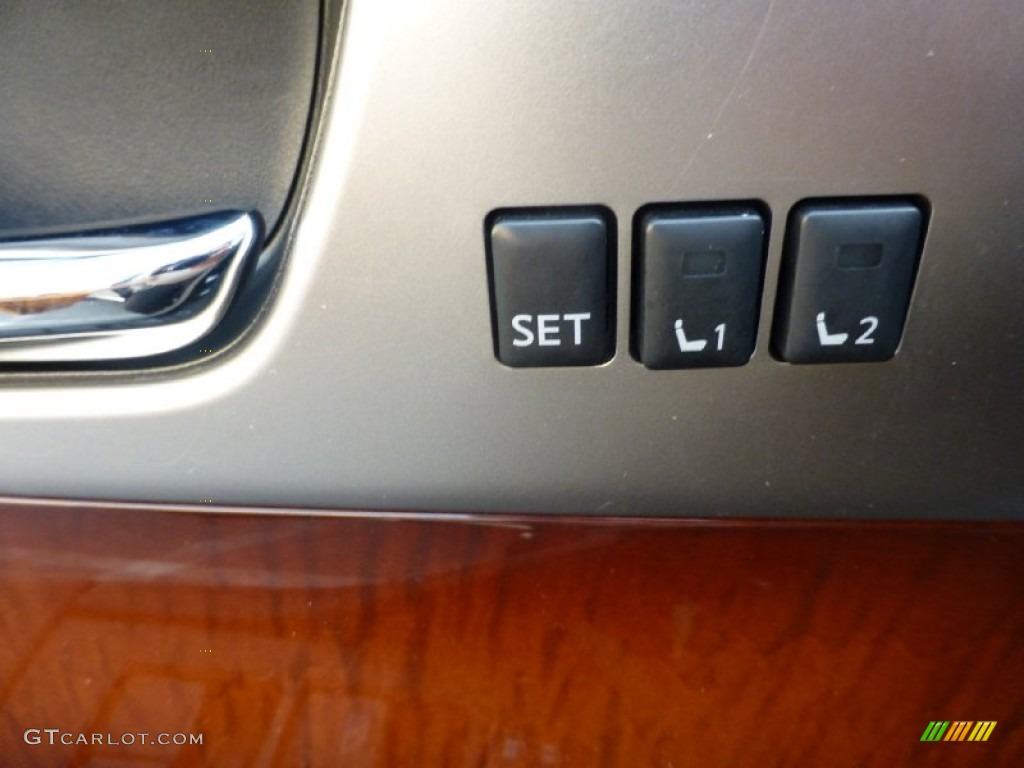 2014 QX70 AWD - Liquid Platinum / Graphite photo #27