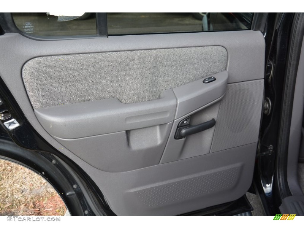 2002 Explorer XLS 4x4 - Black Clearcoat / Graphite photo #14