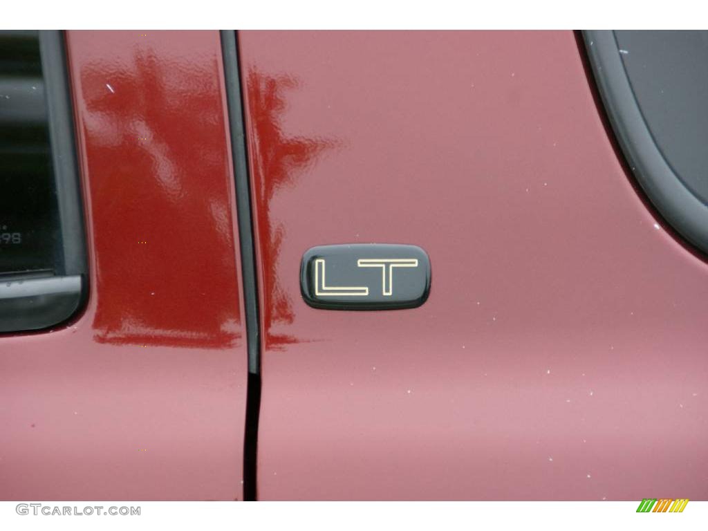 2003 Suburban 1500 LT 4x4 - Redfire Metallic / Tan/Neutral photo #8