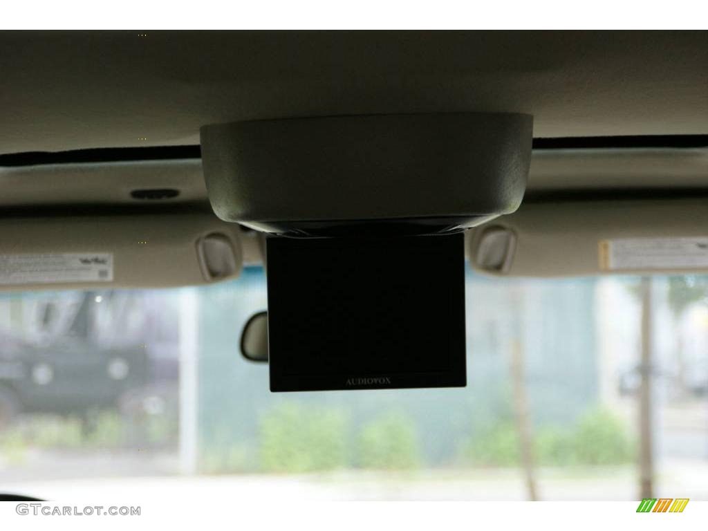 2003 Suburban 1500 LT 4x4 - Redfire Metallic / Tan/Neutral photo #11