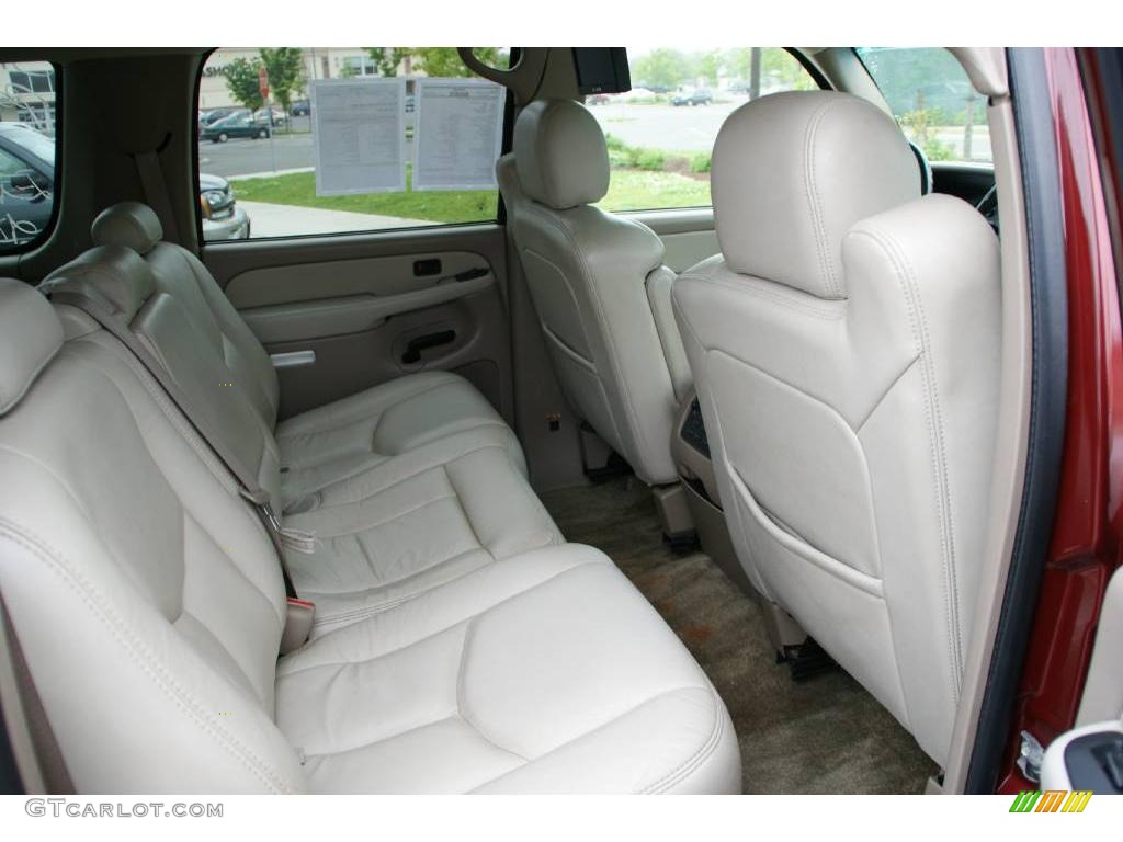 2003 Suburban 1500 LT 4x4 - Redfire Metallic / Tan/Neutral photo #17
