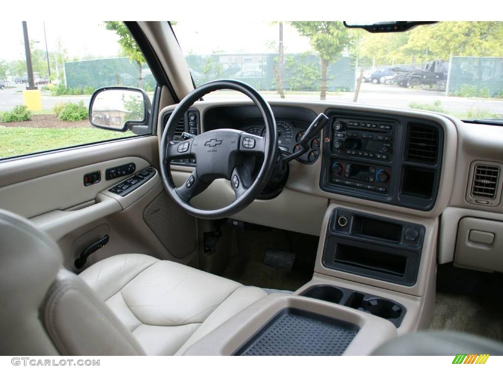 2003 Suburban 1500 LT 4x4 - Redfire Metallic / Tan/Neutral photo #19