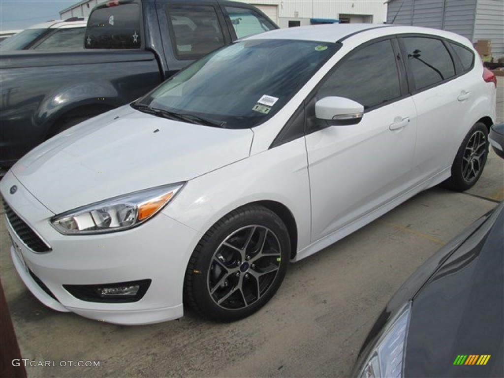 Oxford White 2015 Ford Focus SE Hatchback Exterior Photo #100595110