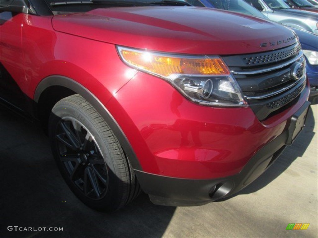 2015 Explorer XLT - Ruby Red / Charcoal Black photo #2